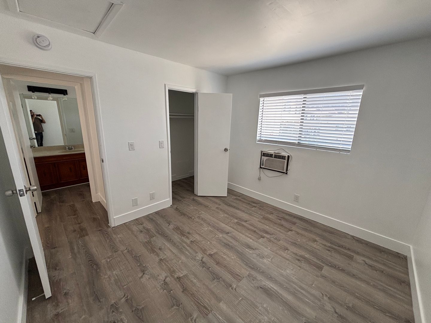 Building Photo - 344 E Santa Anita Ave