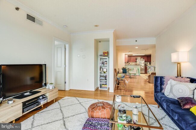 Building Photo - 777 7th St NW