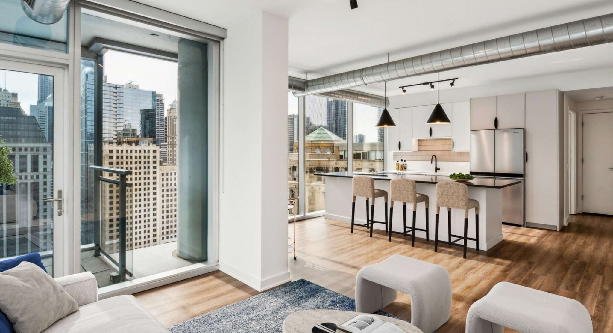 Building Photo - 345 N La Salle Dr