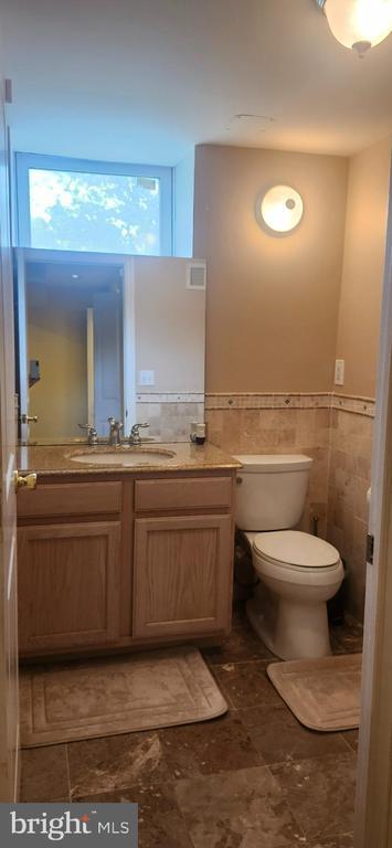 Building Photo - 2 Marchesi Dr