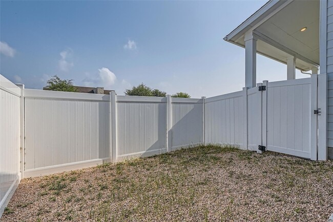 Building Photo - 7601 Frida Bend