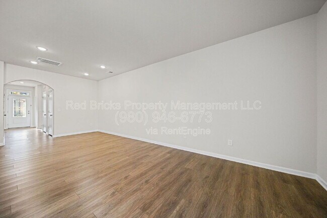 Building Photo - 808 Gable Oak Ln