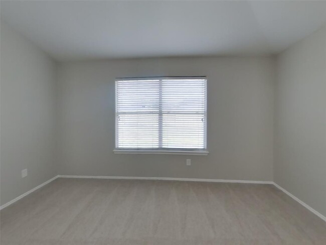 Building Photo - 19010 Sunburst View Dr
