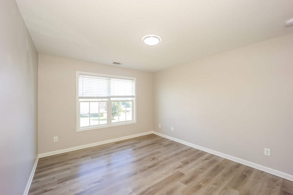 Building Photo - 323 Oakhaven Way