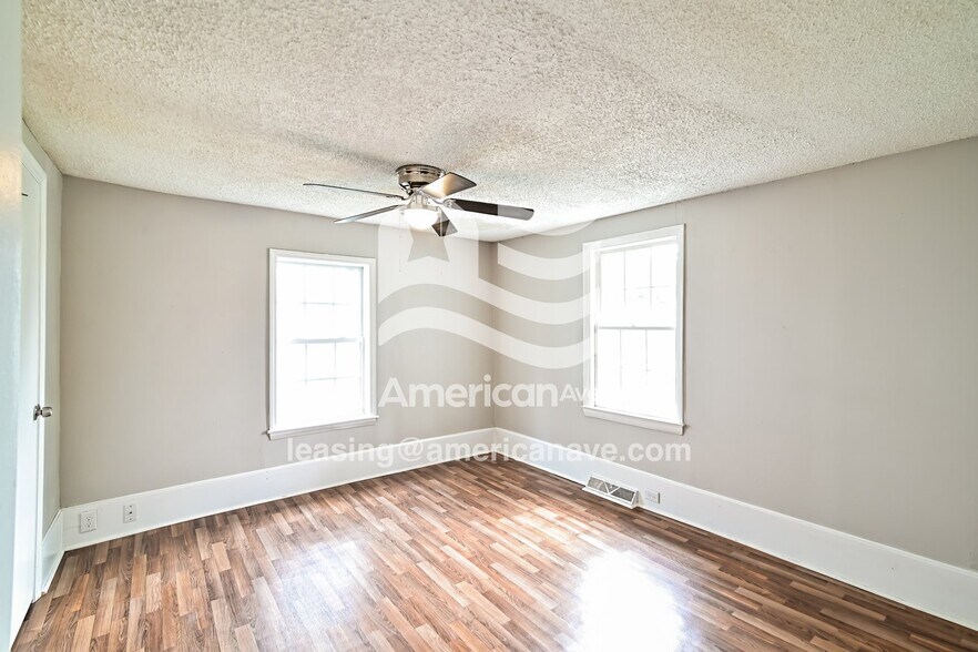 Building Photo - 713B Hillcrest Ave