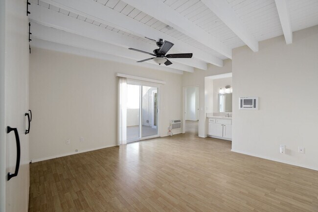 Building Photo - 1916 Clark Ln