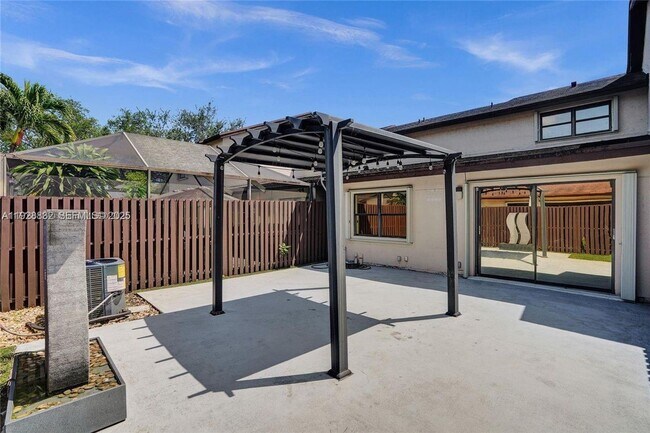 Building Photo - 13705 SW 101st Terrace