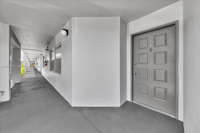 Building Photo - 1300 SW 125th Ave