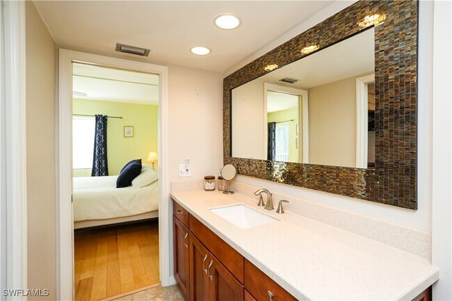 Building Photo - 1075 Foxfire Ln