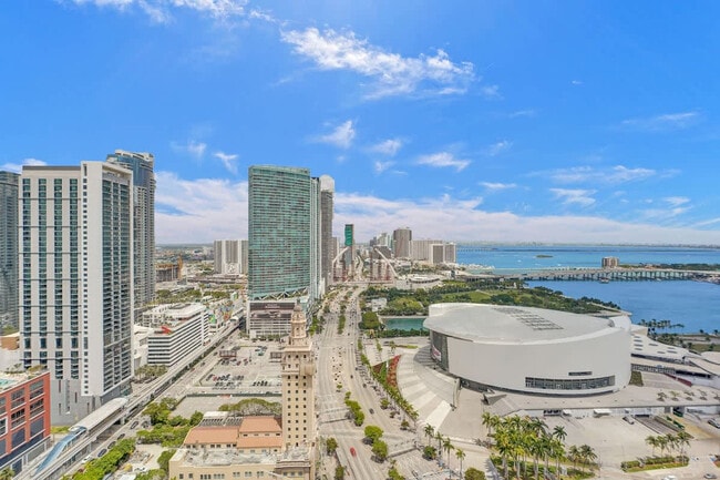 Building Photo - 398 NE 5th St