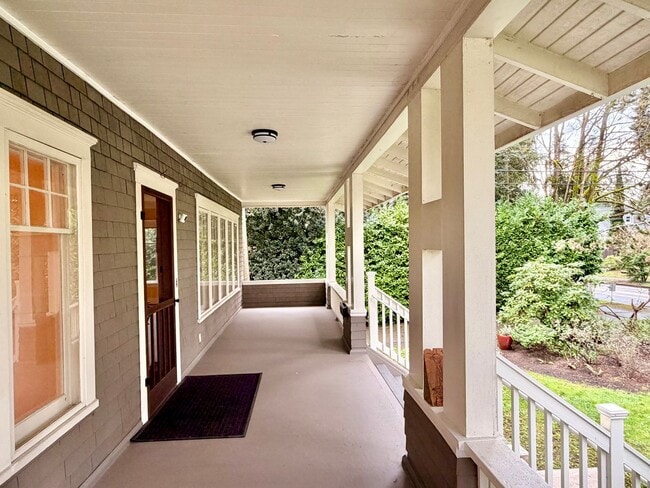 Building Photo - ROJAS