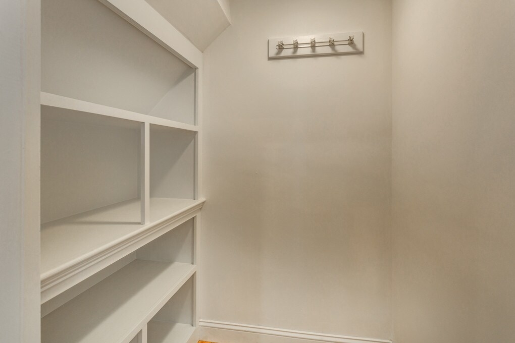 Building Photo - 249 Washington St