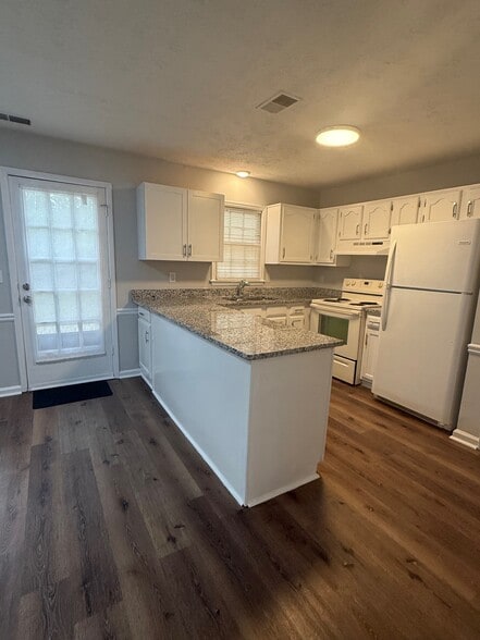 Building Photo - 4363 Redgate Rd