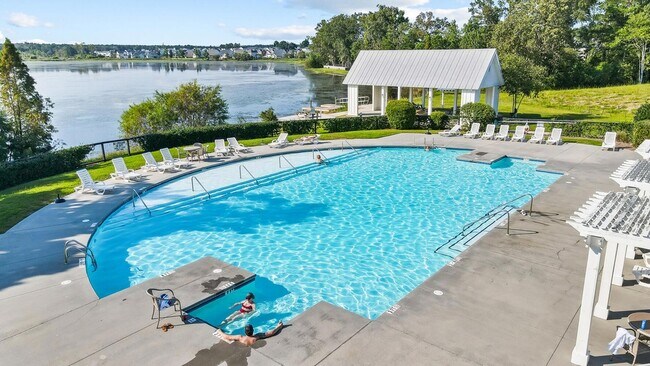 Building Photo - 609 Trotters Ln