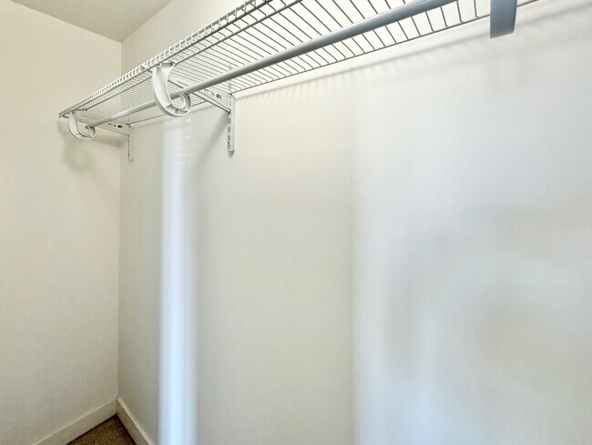 Building Photo - 4335 W Irving Park Rd