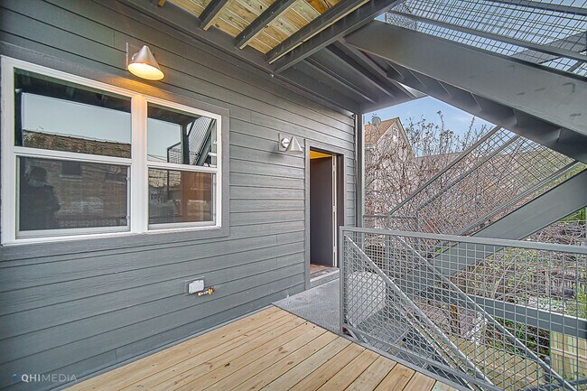 Building Photo - 1734 W 21st Pl