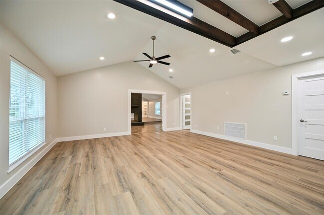 Building Photo - 10930 White Thorn St