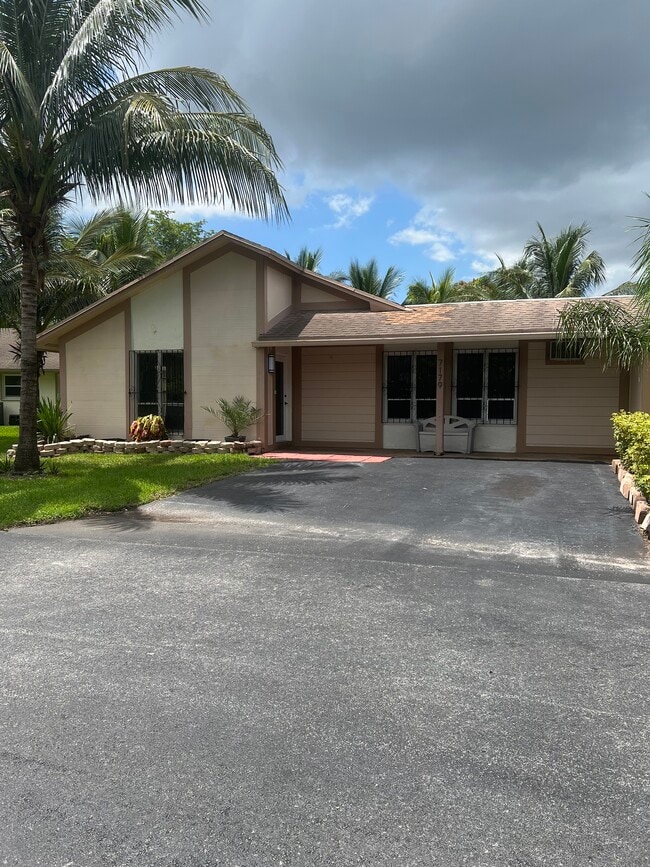 Building Photo - 7179 SW 22nd Pl