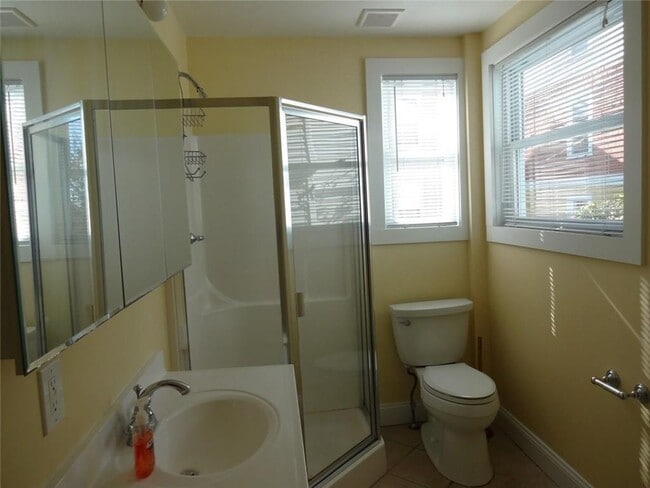 Building Photo - 9 Ann St