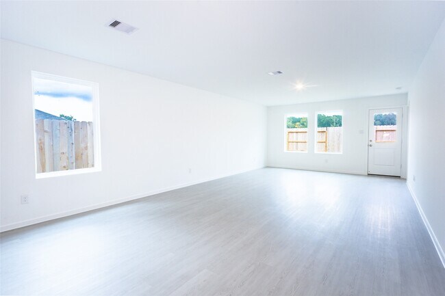 Building Photo - 5610 Shelford Birch Dr