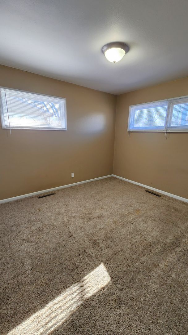 Building Photo - Updated 3BR SW Rancher with oversized garage priced right!