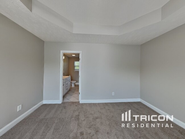 Building Photo - 1020 Berra Dr