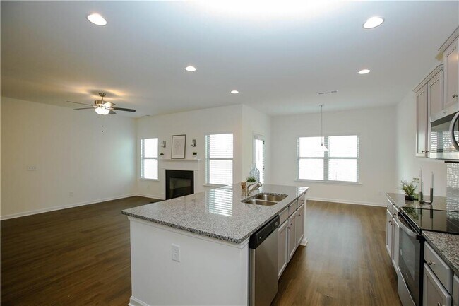 Building Photo - 124 Finley Dr