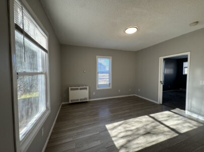 Building Photo - 933 Front Ave