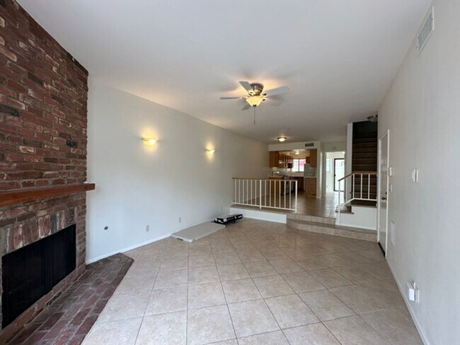 Building Photo - Calabasas 2+3 with bonus room located in a great community