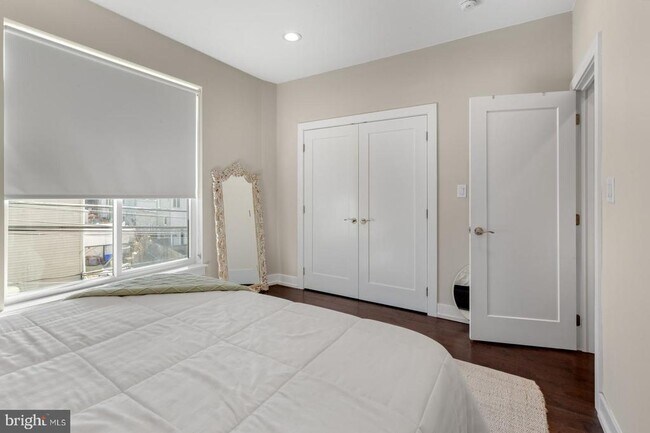 Building Photo - 2707 W Stiles St