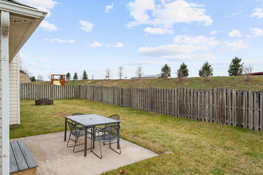 Building Photo - 504 Marquis Cir