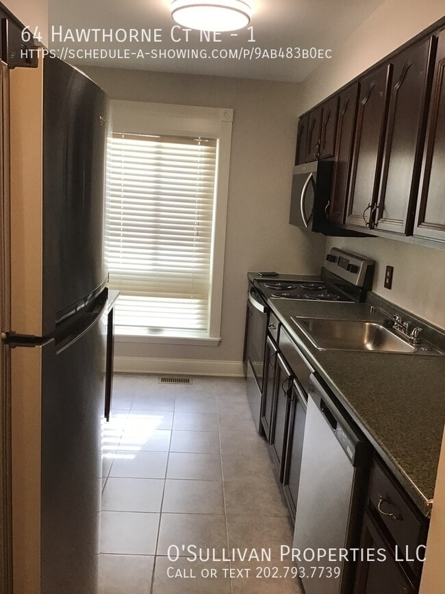 Building Photo - 64 Hawthorne Ct NE