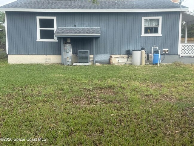 Building Photo - 835 Kanawha St