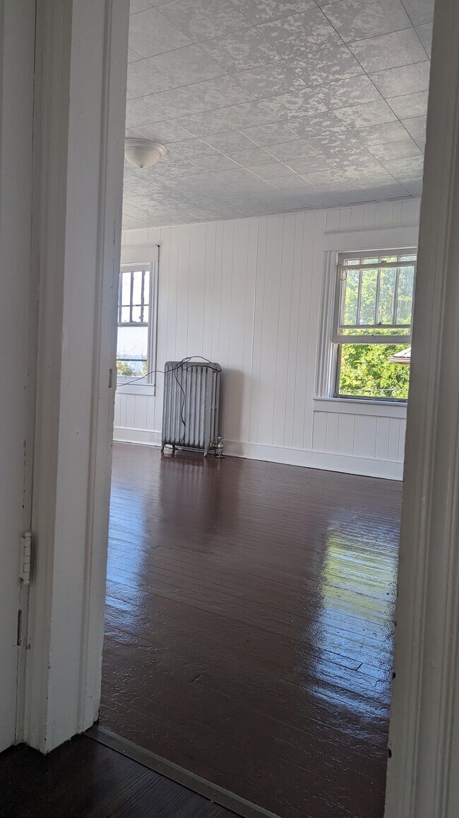 127 E Pine St 127 E Pine St Dunmore PA 18512 Apartment Finder