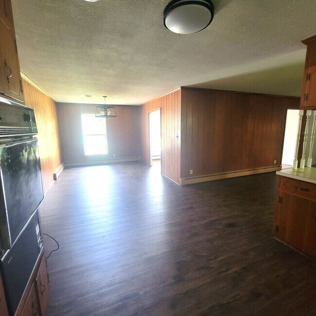 Building Photo - 216 Maxwell Dr