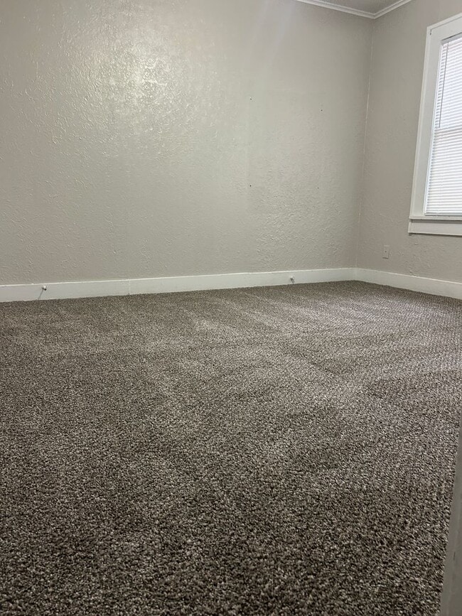 Building Photo - 308 S Mississippi St