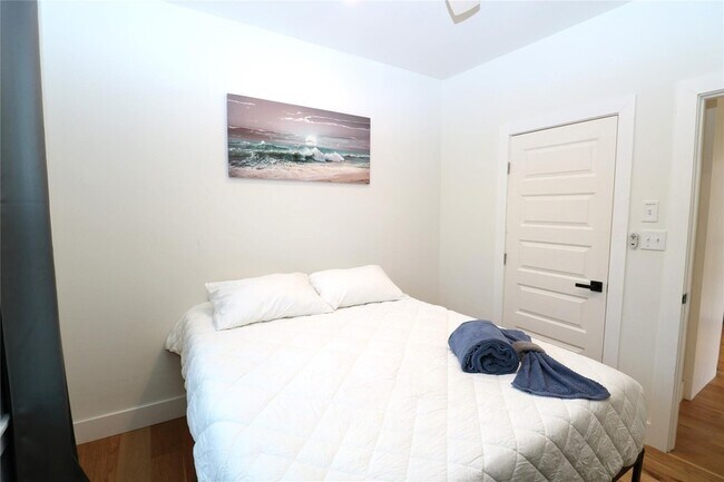 Building Photo - 5506 Avenue Q