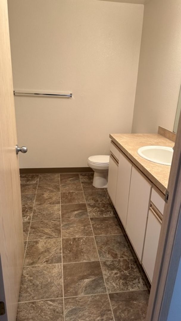 Building Photo - Ground level 1 bed 1 bath