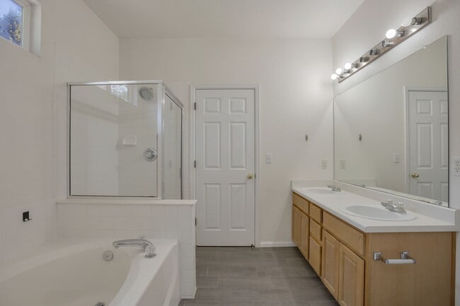 Building Photo - 13647 Plaster Cir