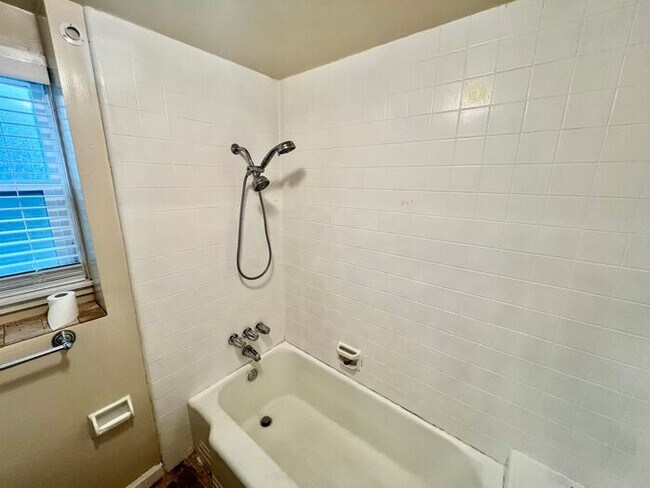 Building Photo - 2 bedroom 1 bathroom downtown Monterey apartment coming soon!