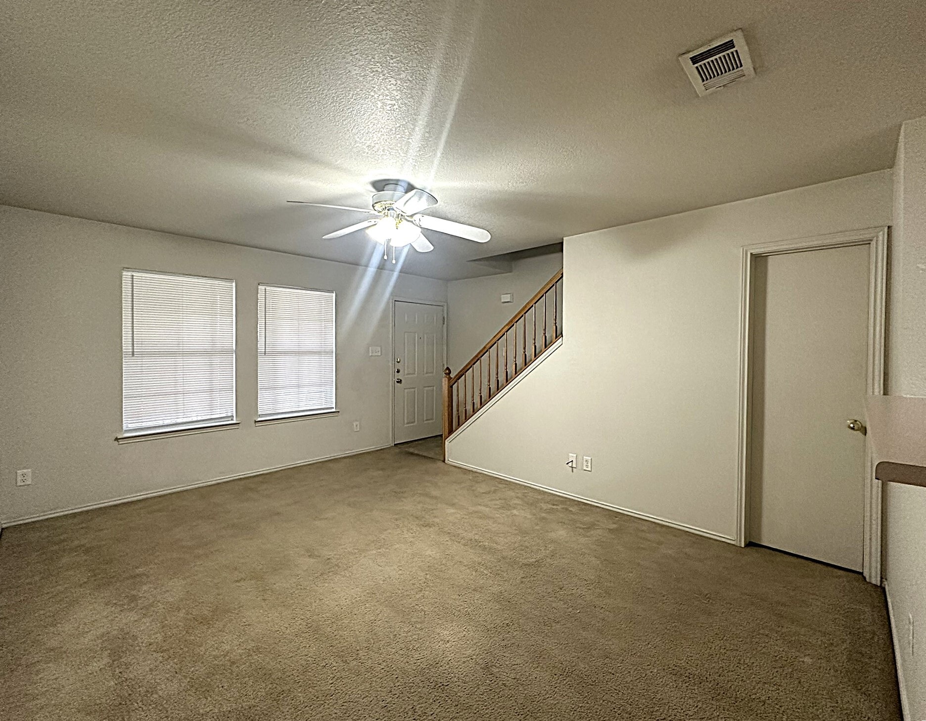 Building Photo - 313 Creek St