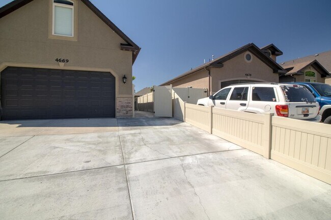 Building Photo - 4669 W Indian Spring Cir