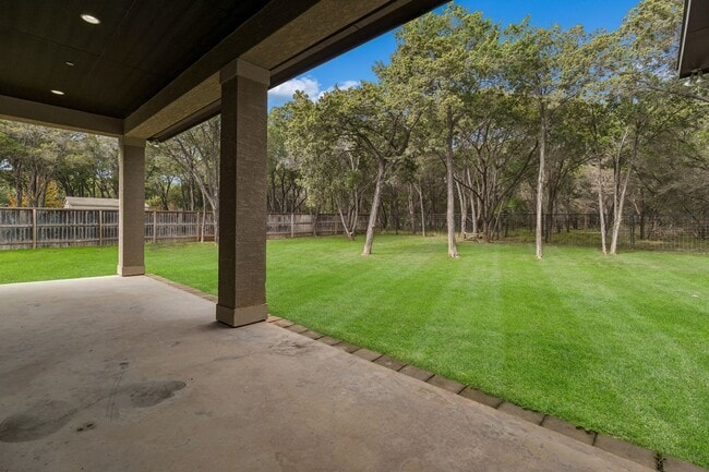 Building Photo - 944 Wilderness Oaks