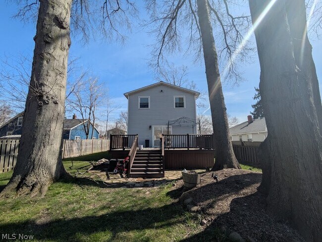 Building Photo - 1902 Harding Dr