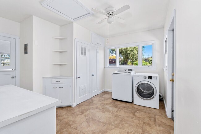 Building Photo - Downtown Napa 3 bed 2 bath single level home