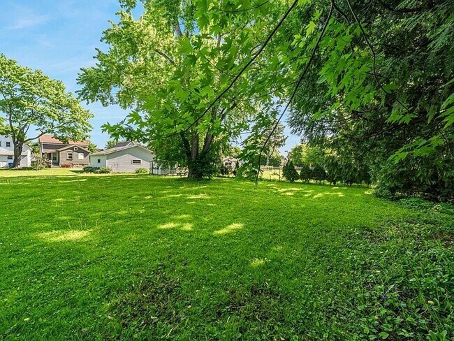 Building Photo - 2 Bed, 1 Bath Single Family Home
