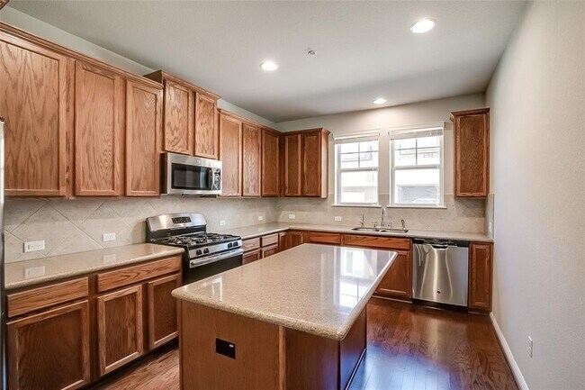 Building Photo - 7220 Wyoming Springs Dr