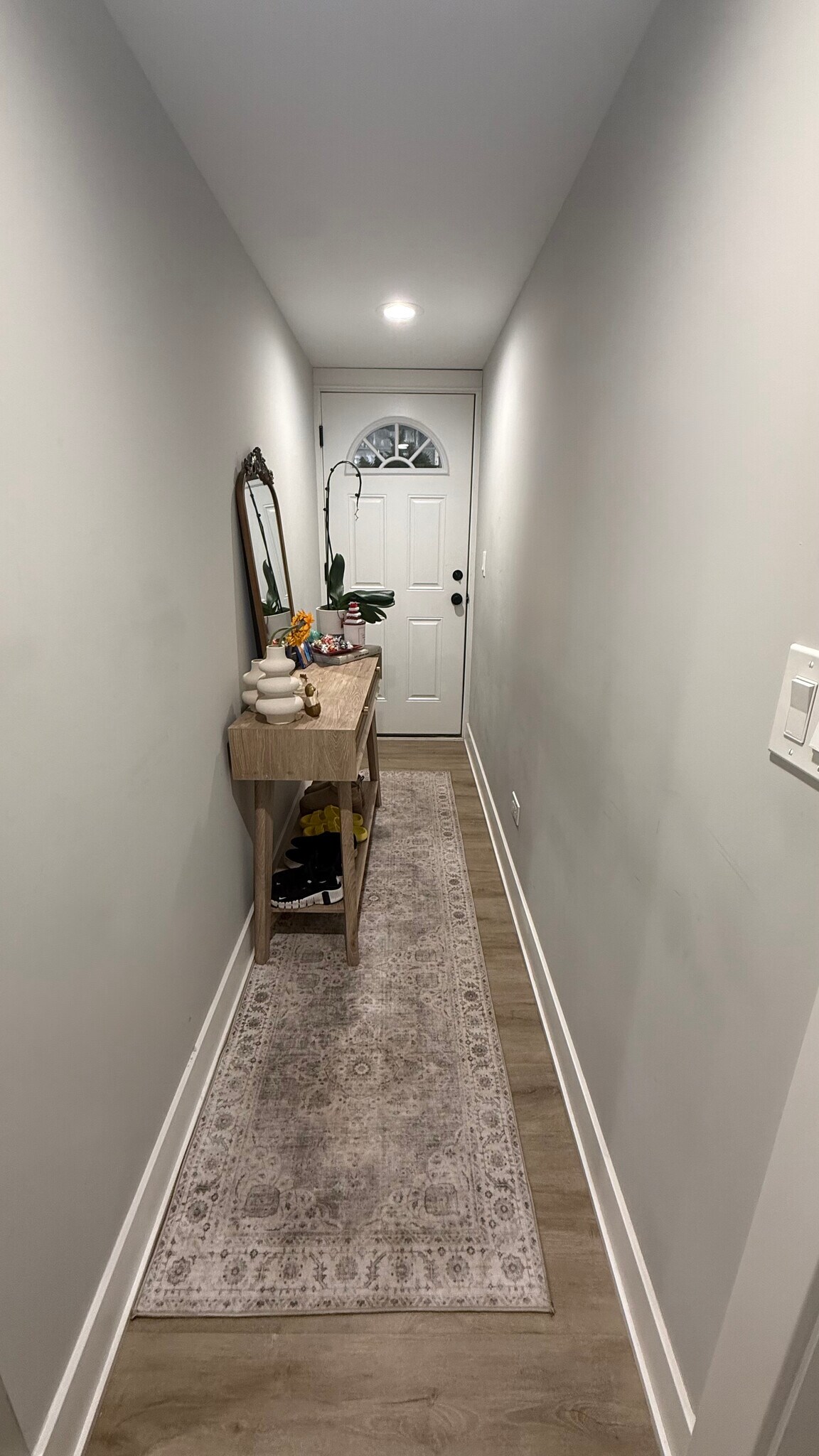 Building Photo - 2175 N Maplewood Ave