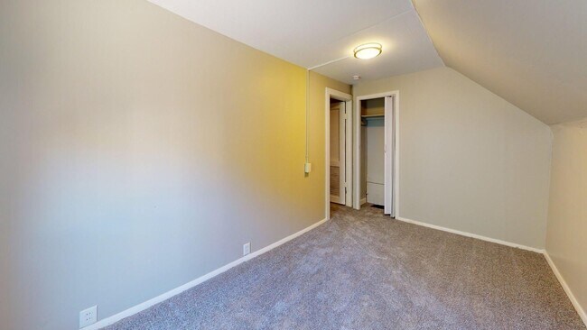 Building Photo - Cudell/West Blvd neighborhood; 4 bedroom/1 bath single family house for rent!