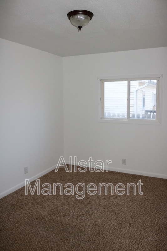 Building Photo - 958 Quentin Rd